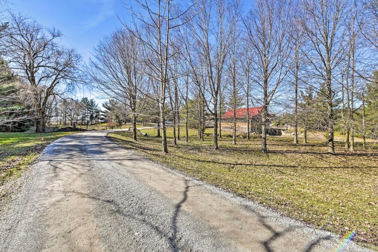 Honey House Cabin - A Quiet Countryside Retreat! Nappanee المظهر الخارجي الصورة