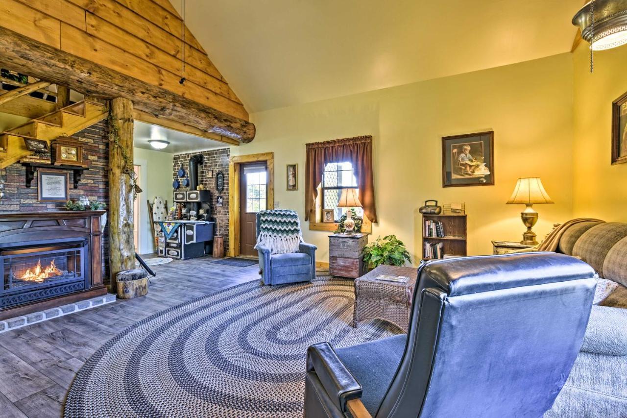 Honey House Cabin - A Quiet Countryside Retreat! Nappanee المظهر الخارجي الصورة