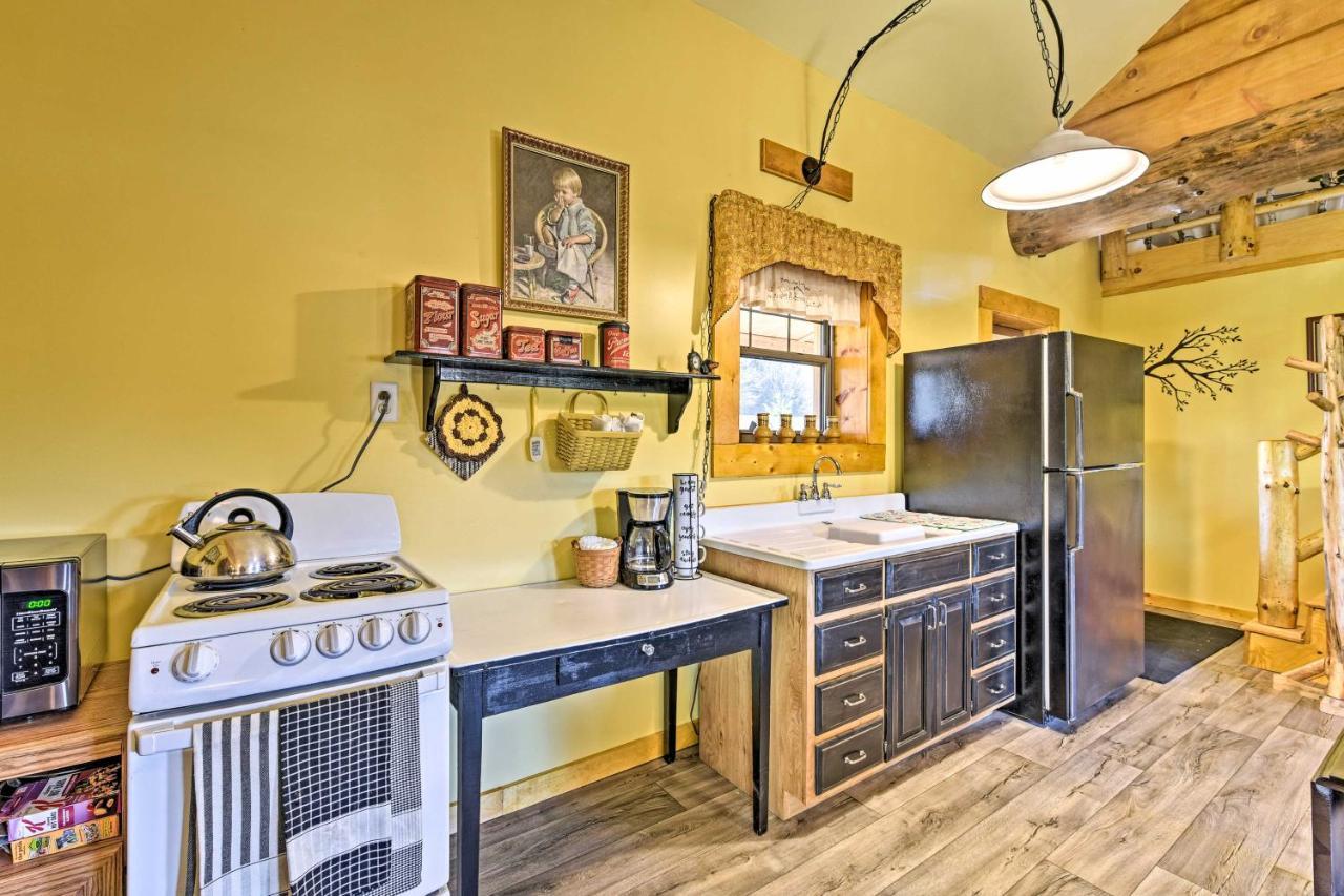 Honey House Cabin - A Quiet Countryside Retreat! Nappanee المظهر الخارجي الصورة