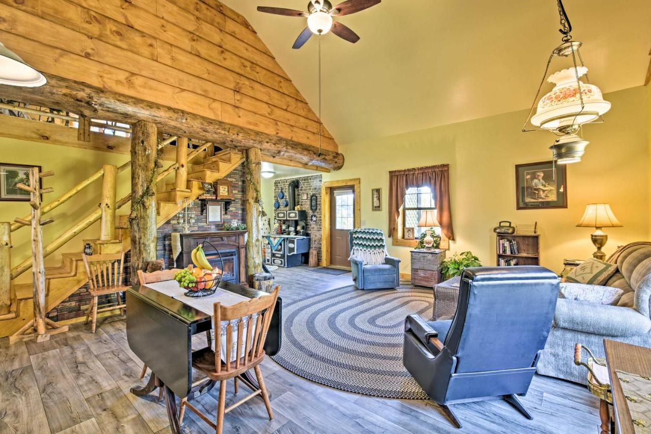 Honey House Cabin - A Quiet Countryside Retreat! Nappanee المظهر الخارجي الصورة