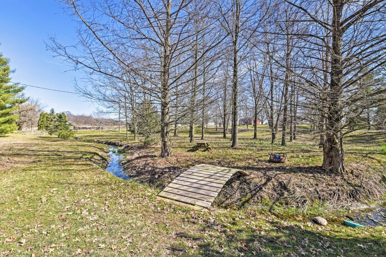 Honey House Cabin - A Quiet Countryside Retreat! Nappanee المظهر الخارجي الصورة
